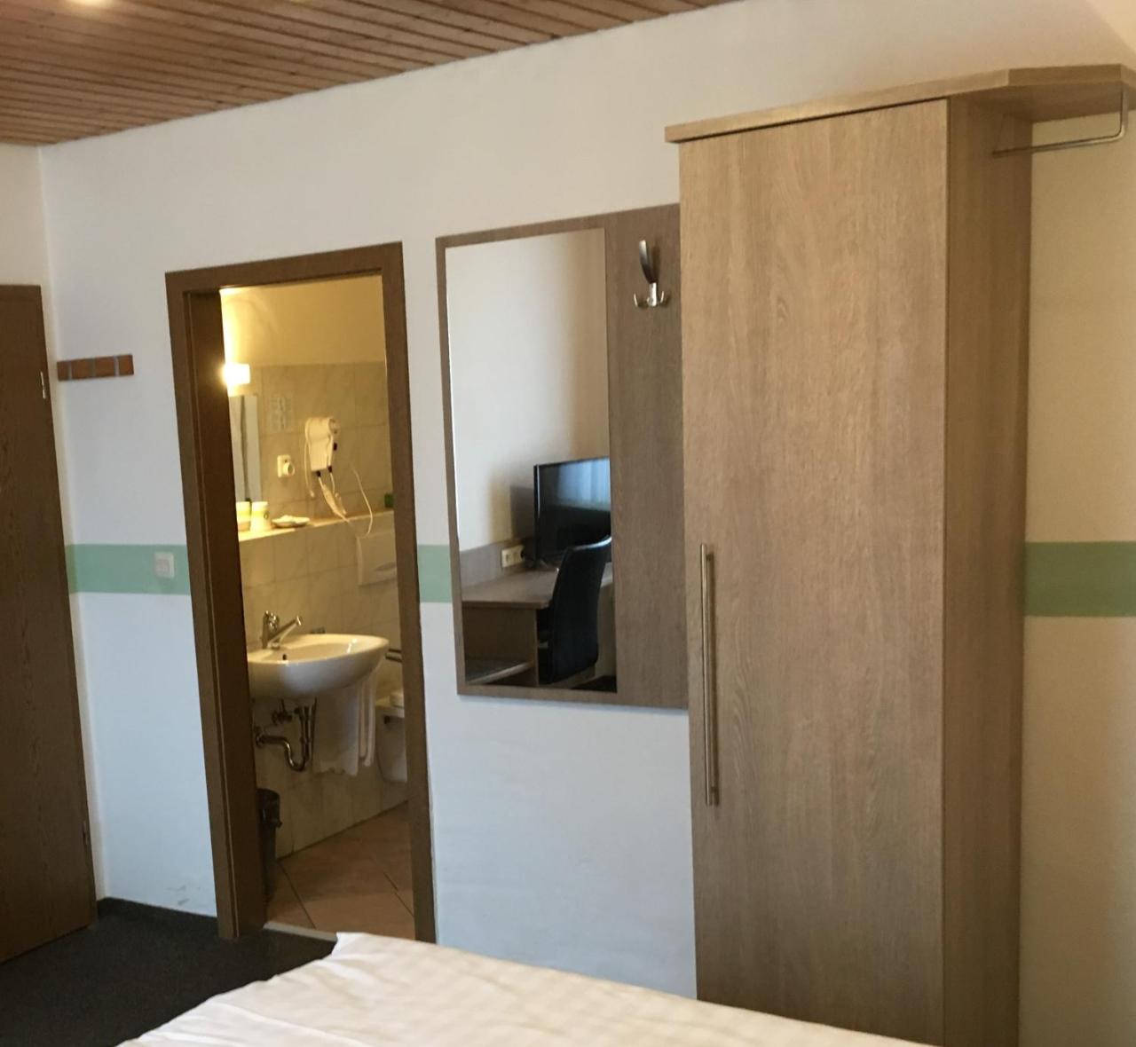 Gasthof Froehlich Langenbruck Bagian luar foto